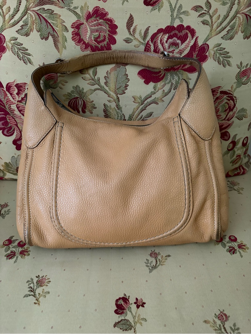 TOD’S Beige Leather Shoulder Bag - Women's Everyday Hobo